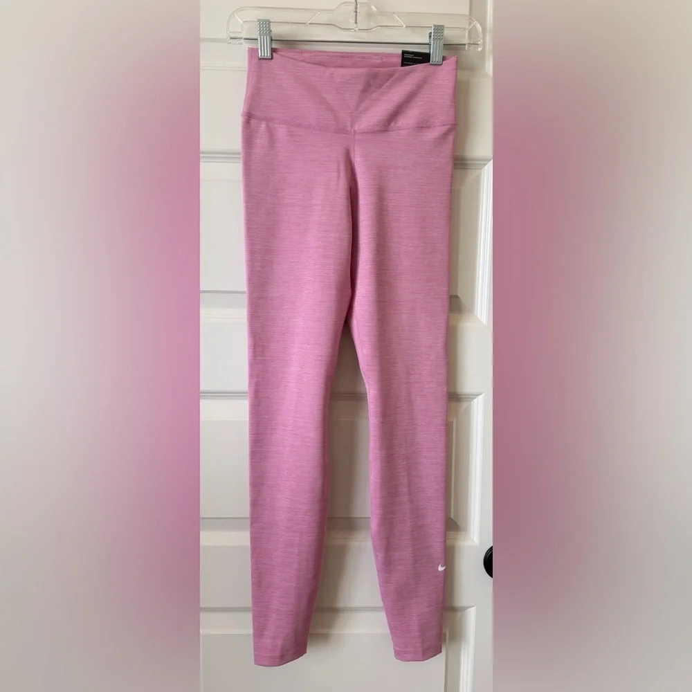 Nike Women's Soft Pink Leggings